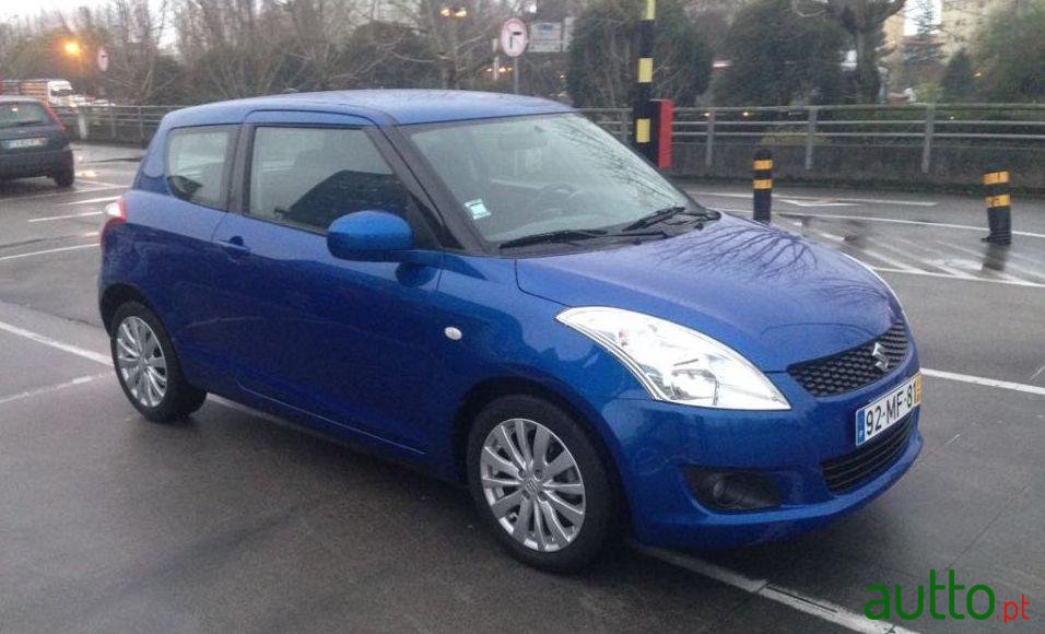 2011' Suzuki Swift Glx photo #1