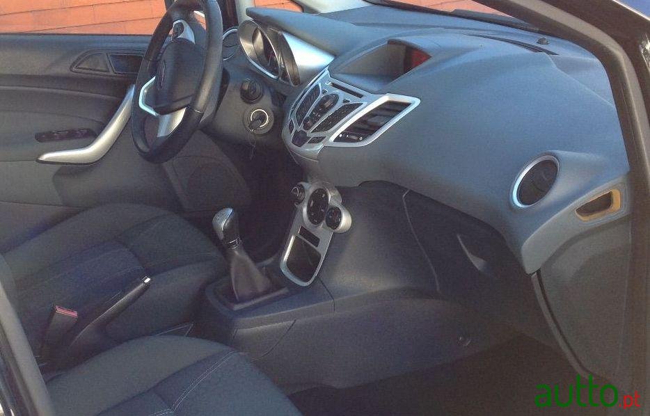 2010' Ford Fiesta Titanium 1.4 Tdci photo #1