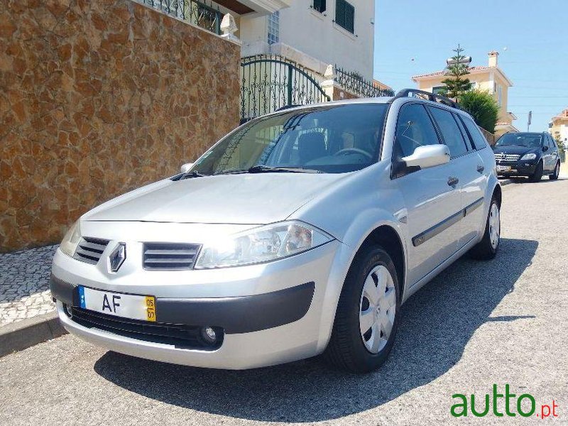 2005' Renault Megane Break photo #2