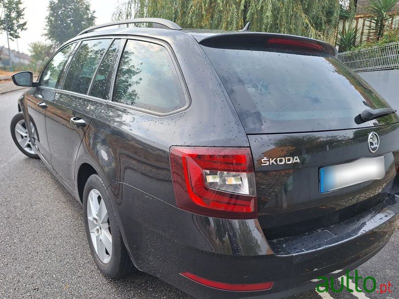 2018' Skoda Octavia Break photo #2