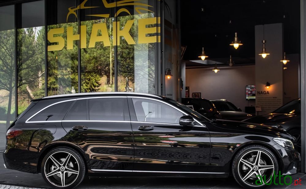 2019' Mercedes-Benz Classe C photo #5