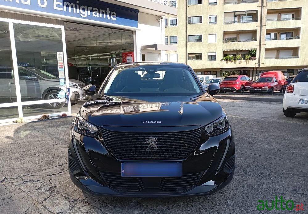 2022' Peugeot 2008 photo #2