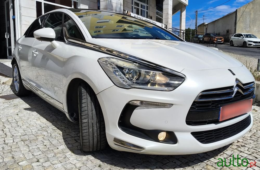 2014' Citroen DS5 photo #2