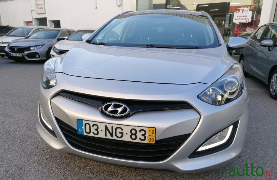 2012' Hyundai I30 Sw photo #2