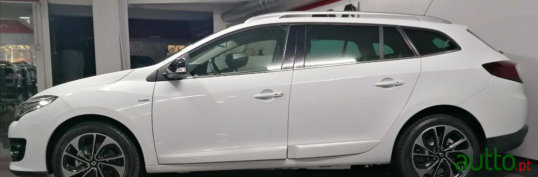 2014' Renault Megane Sport Tourer photo #2