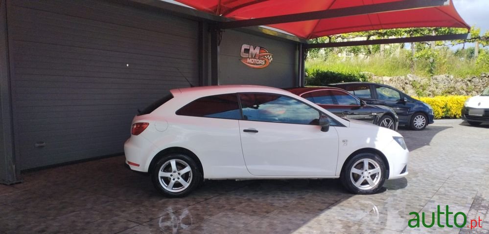2012' SEAT Ibiza photo #1