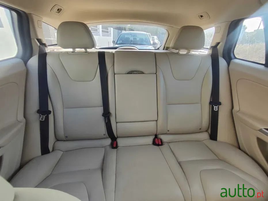 2014' Volvo V60 photo #3