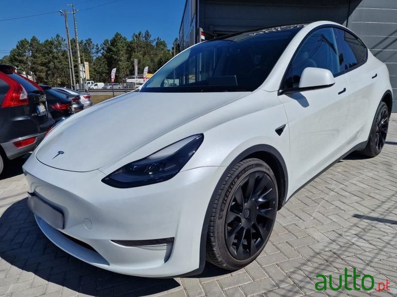 2023' Tesla Model Y Standard Rwd photo #5