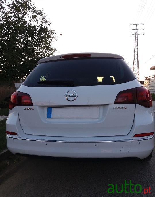 2014' Opel Astra Sports Tourer photo #2