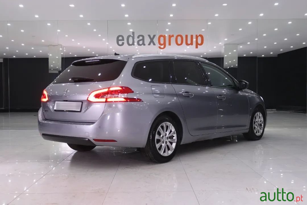 2018' Peugeot 308 Sw photo #3