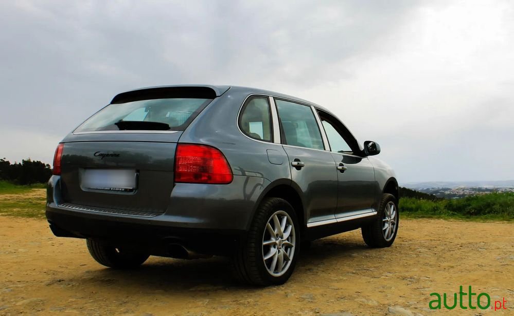 2004' Porsche Cayenne Tiptronic photo #3