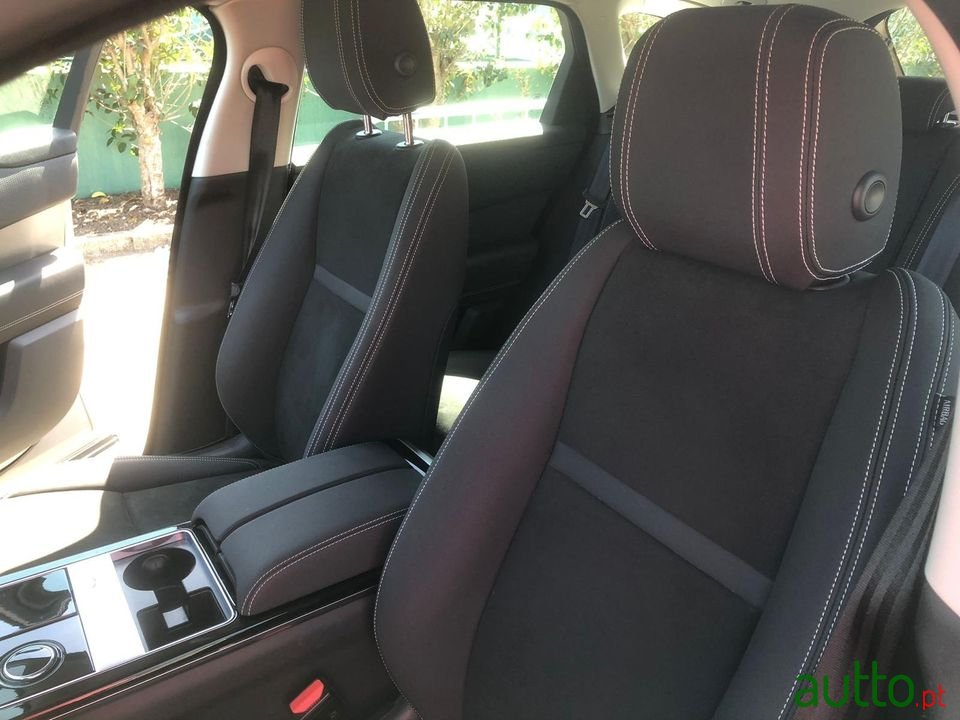 2020' Land Rover Range Rover Velar photo #4