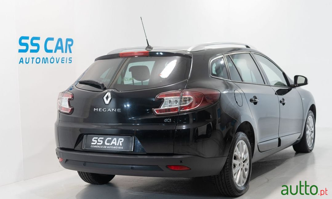 2013' Renault Megane Sport Tourer photo #2