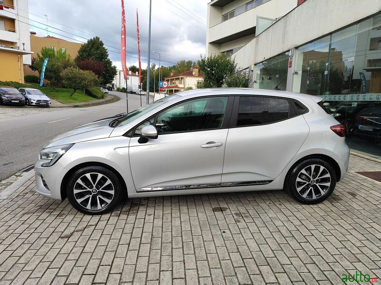 2020' Renault Clio photo #1