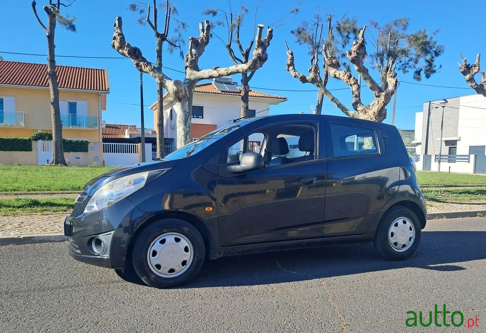 2010' Chevrolet Spark 1.0 L photo #2