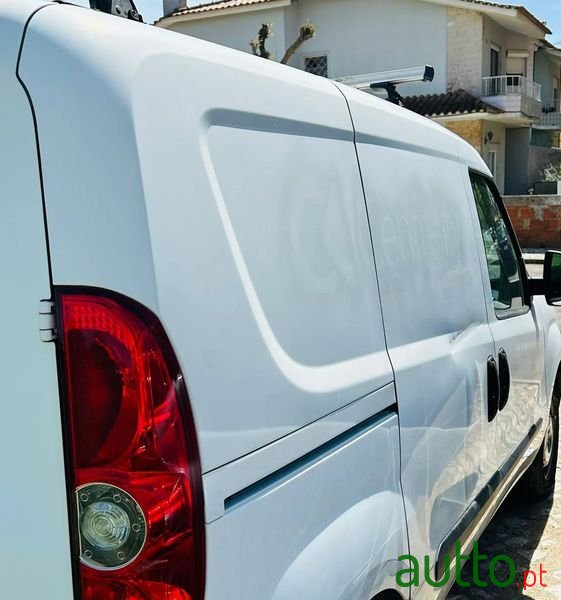 2014' Fiat Doblo photo #2