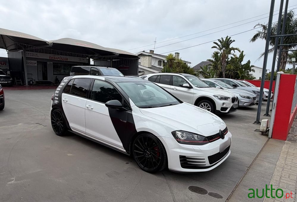 2015' Volkswagen Golf photo #3