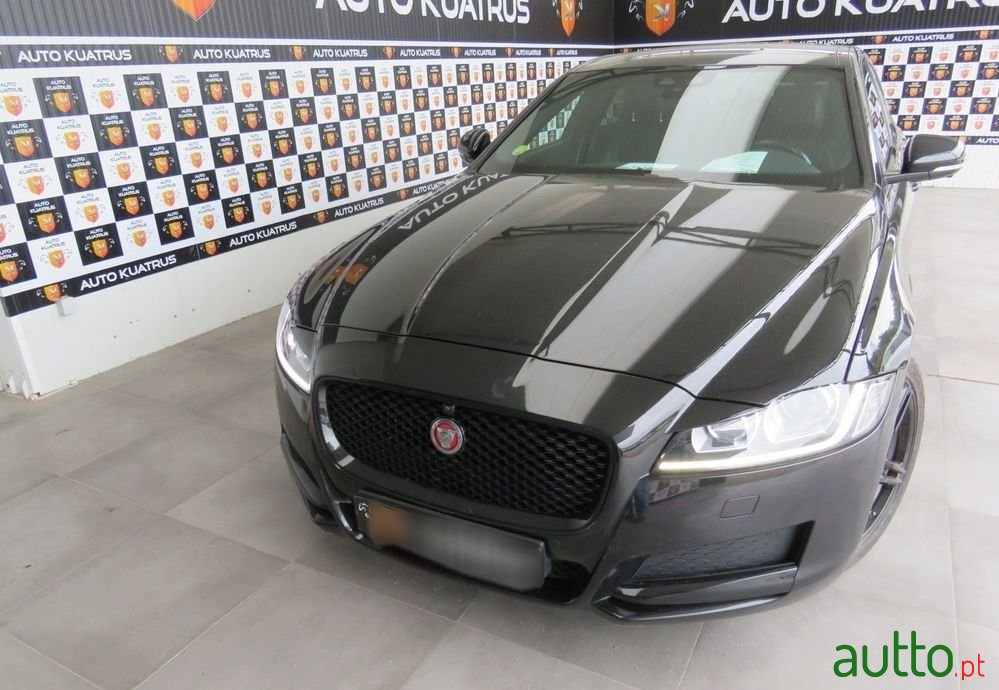 2018' Jaguar XF photo #3