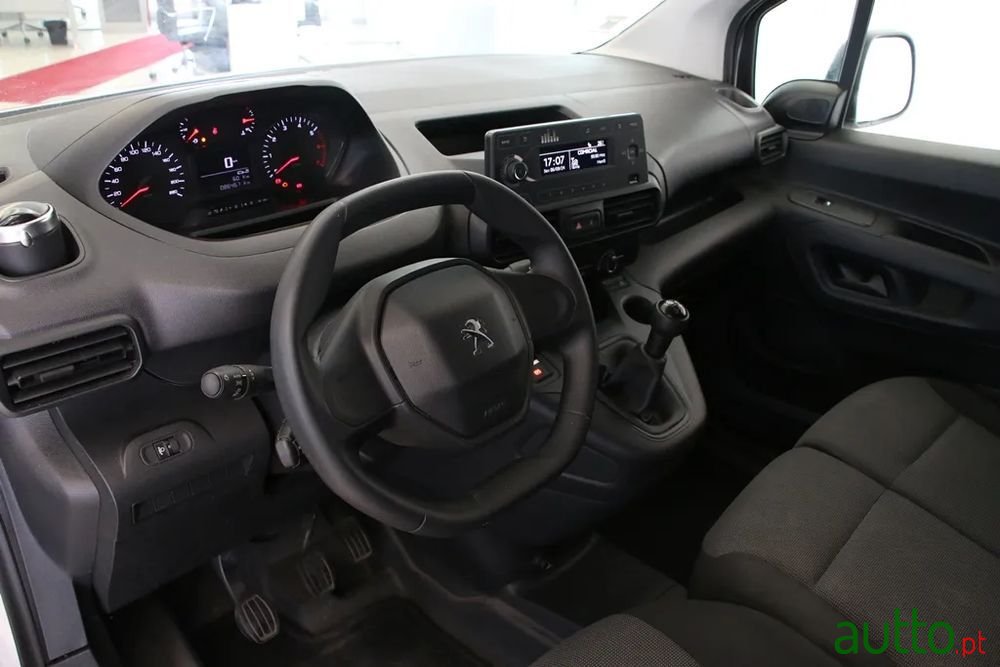 2021' Peugeot Partner photo #2