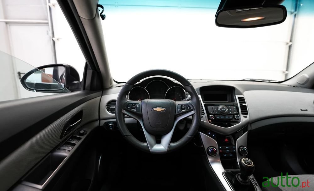2010' Chevrolet Cruze 2.0 Vcdi Lt photo #2