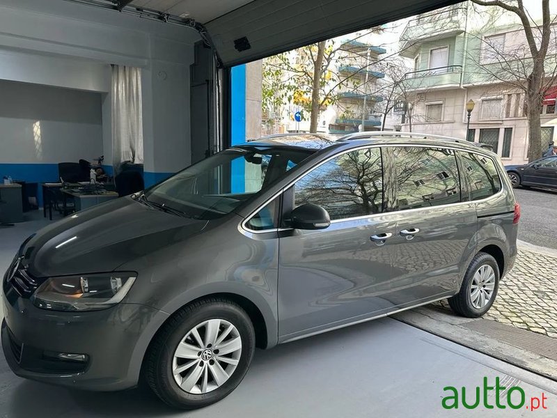 2019' Volkswagen Sharan photo #1