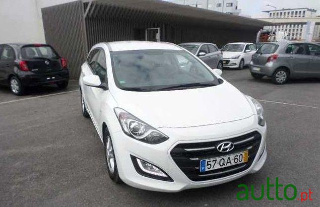 2015' Hyundai I30Cw photo #2