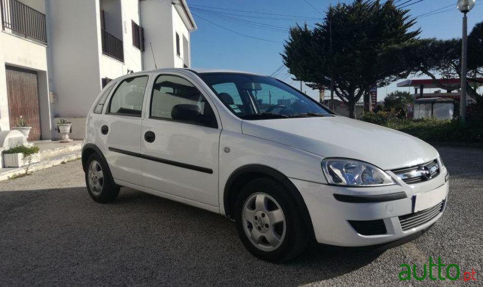 2005' Opel Corsa 1.3 Cdti photo #2