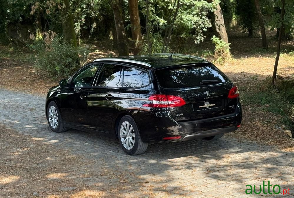 2020' Peugeot 308 Sw photo #2