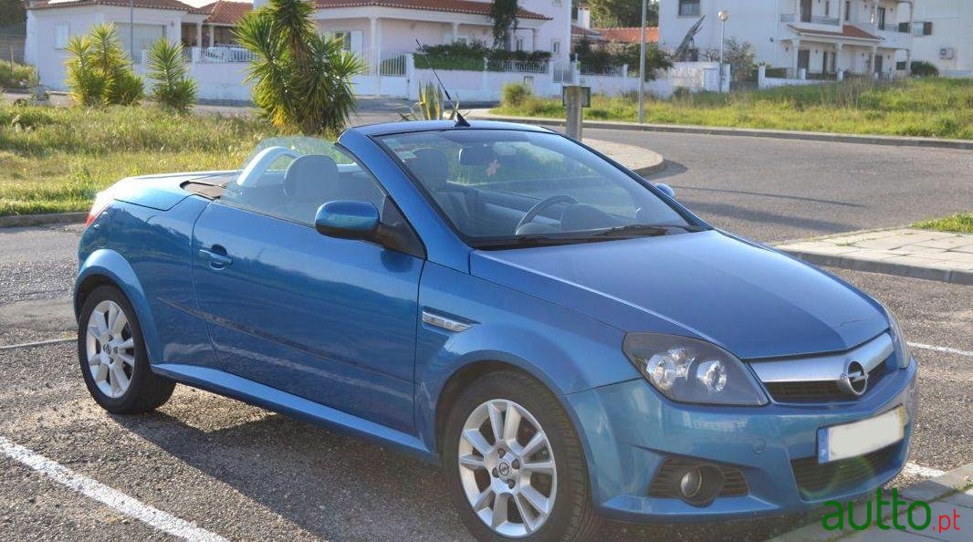 2005' Opel Tigra Twintop photo #2