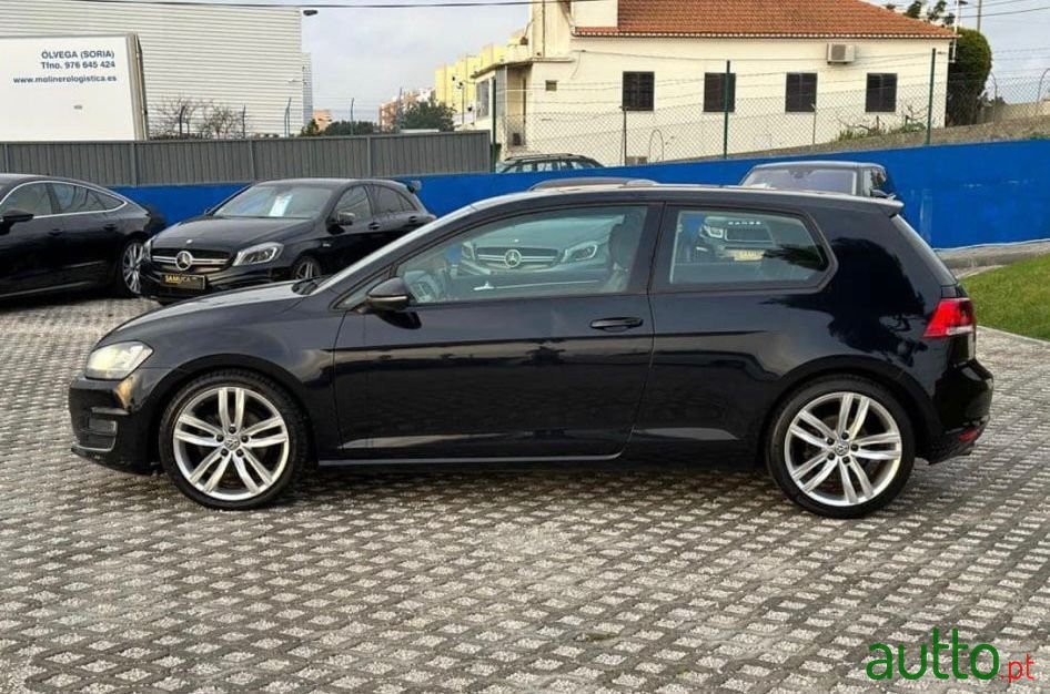 2012' Volkswagen Golf photo #5