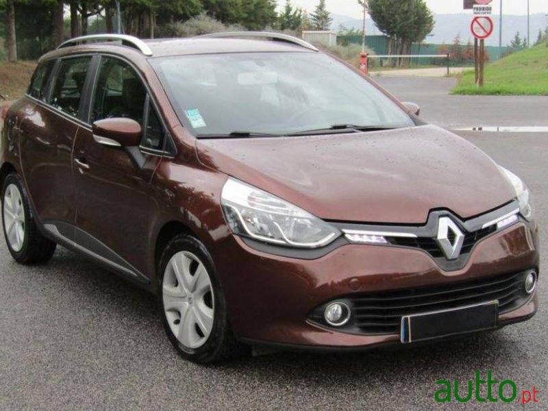 2013' Renault Clio Sport Tourer photo #1