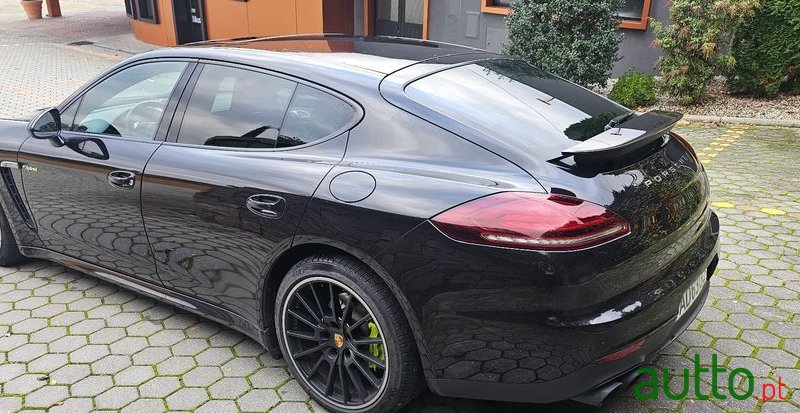 2015' Porsche Panamera S E-Hybrid photo #4