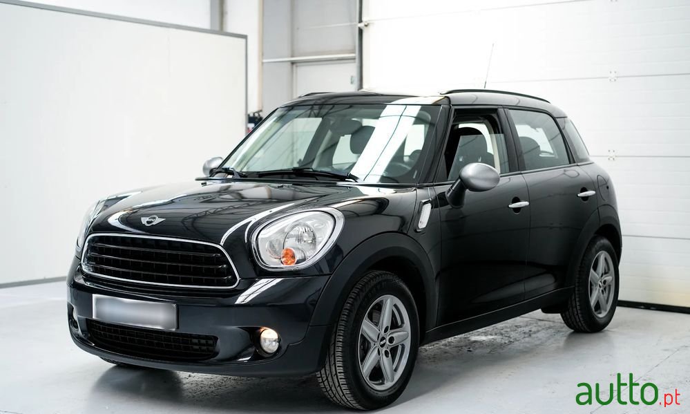 2011' MINI Countryman One D photo #1