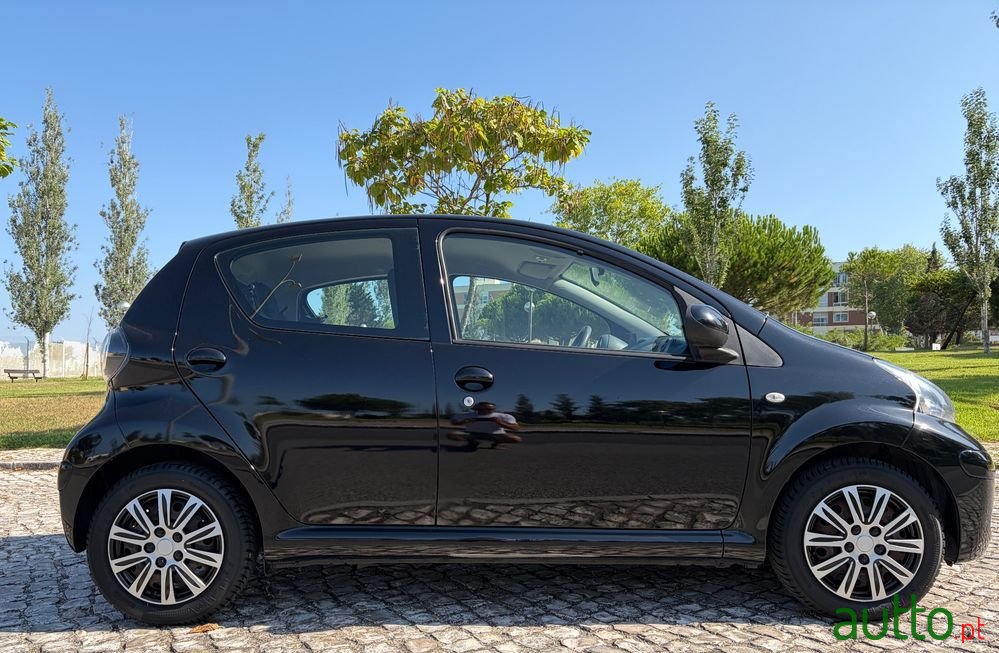 2009' Toyota Aygo 1.0 Power Pack+Ac photo #4