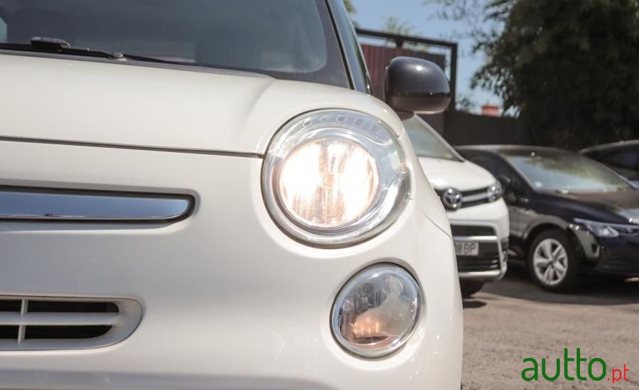 2015' Fiat 500L photo #2