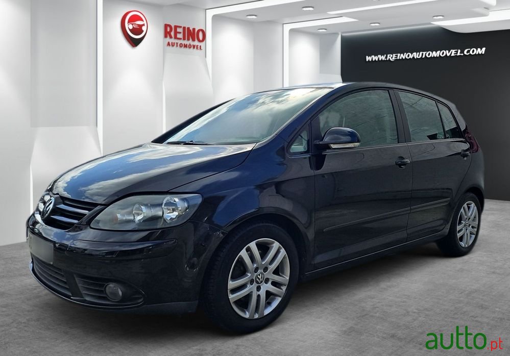 2009' Volkswagen Golf Plus photo #1