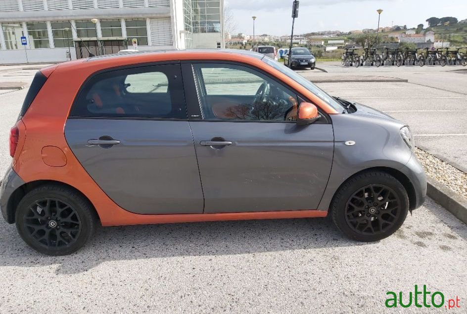 2015' Smart Forfour photo #1