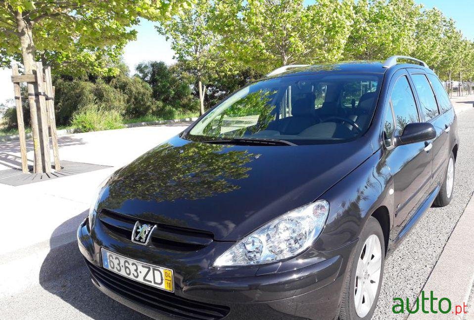 2004' Peugeot 307 Sw photo #1