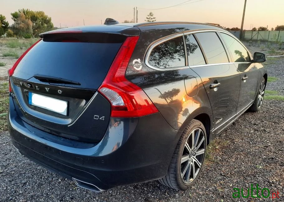 2016' Volvo V60 photo #5
