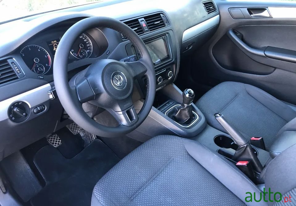 2014' Volkswagen Jetta photo #5