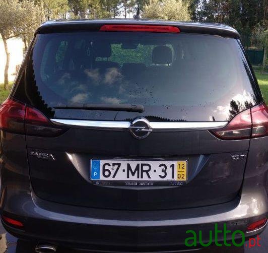 2012' Opel Zafira photo #3
