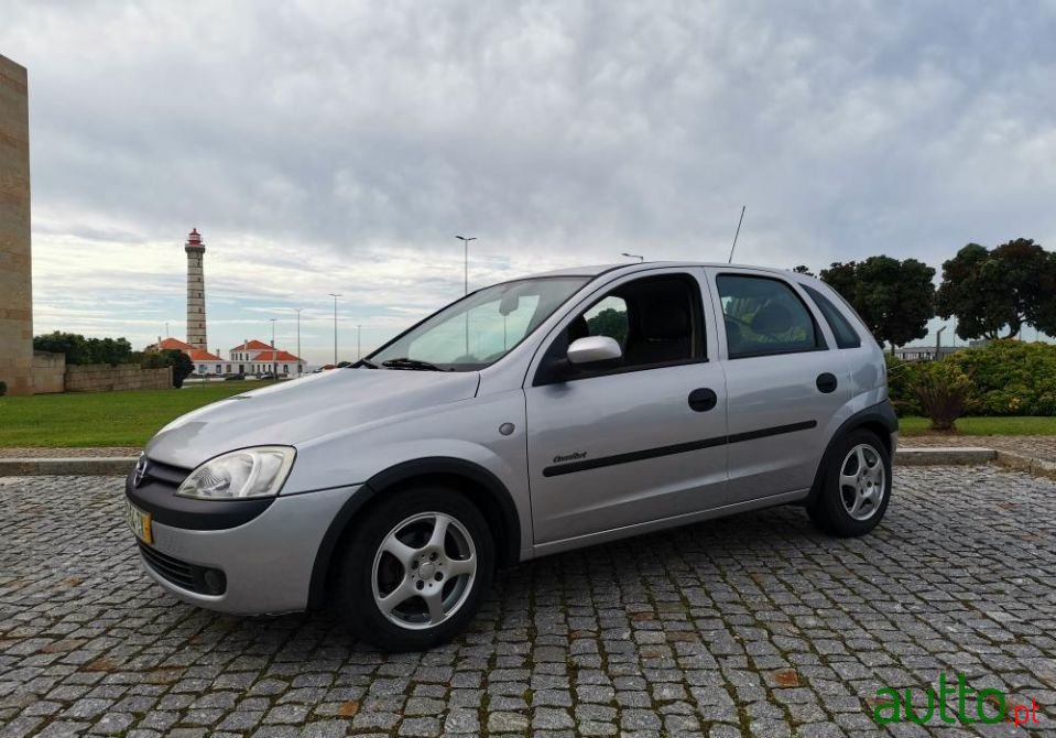 2002' Opel Corsa photo #1