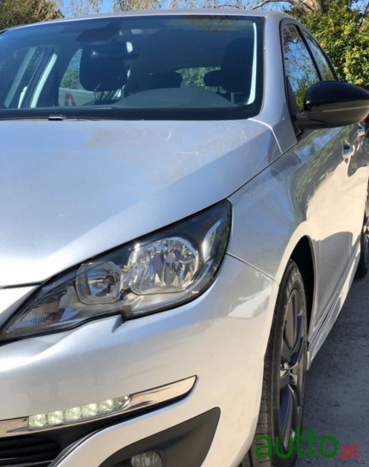 2018' Peugeot 308 photo #2
