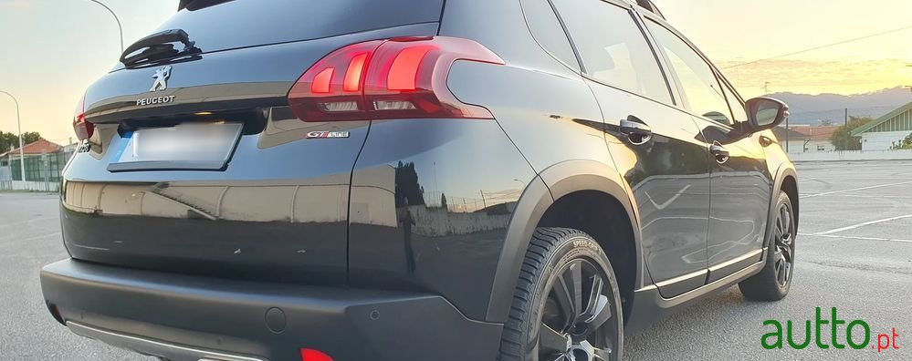 2018' Peugeot 2008 1.6 Bluehdi Gt Line photo #4