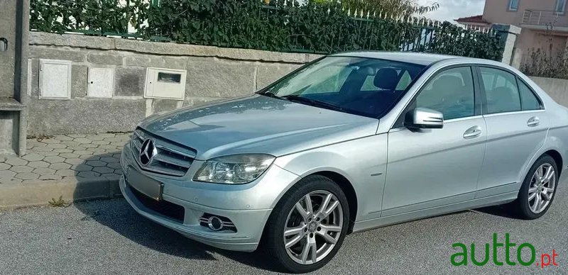 2009' Mercedes-Benz Classe C photo #2