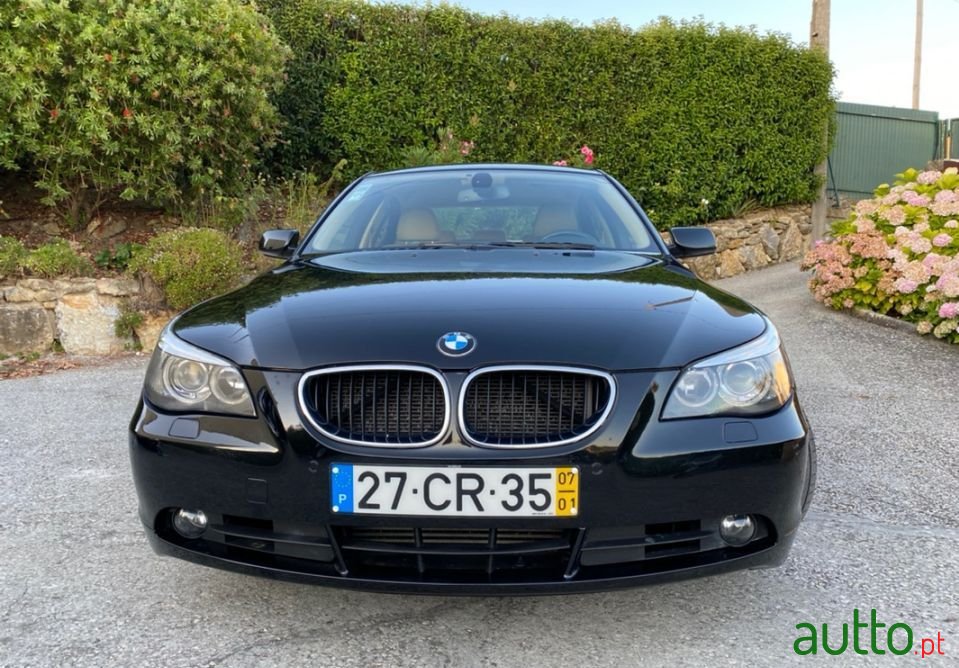 2007' BMW 520 photo #2