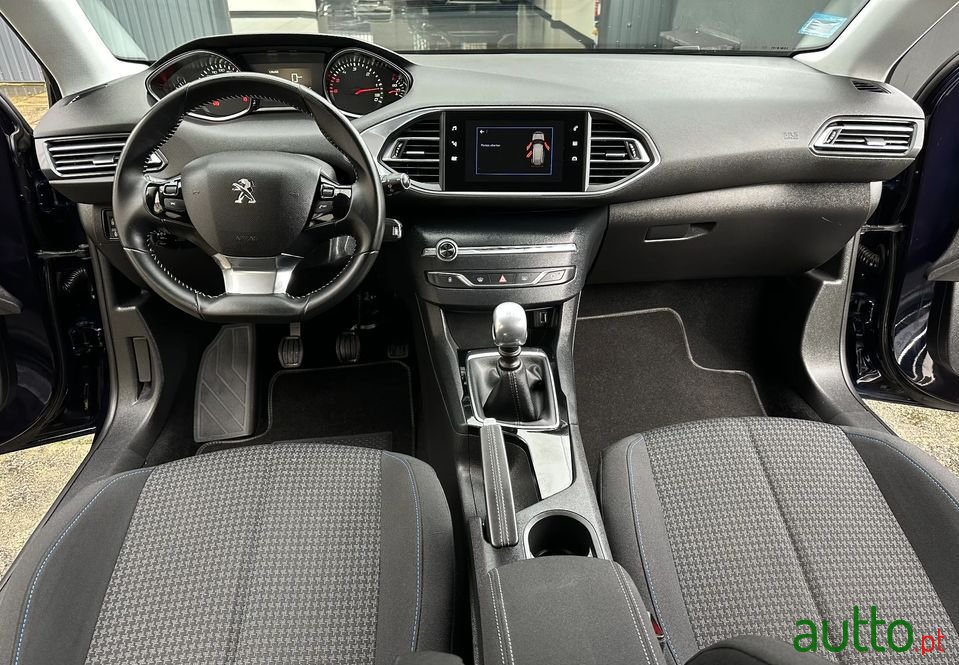 2018' Peugeot 308 Sw photo #5