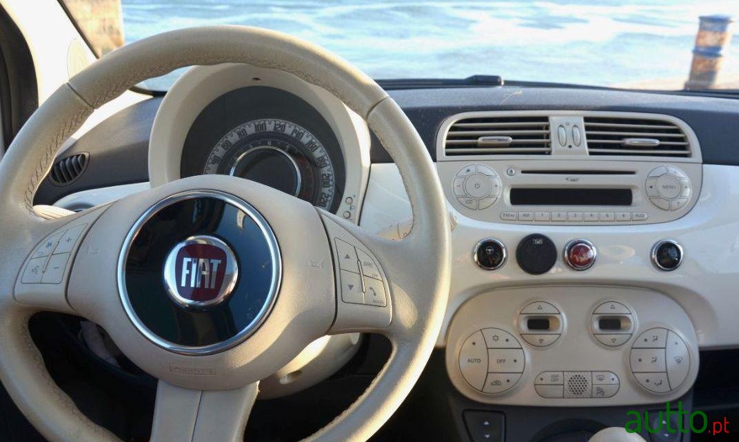 2015' Fiat 500 photo #3