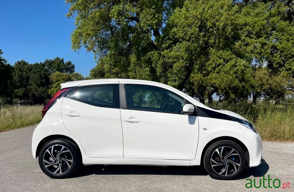 2020' Toyota Aygo photo #5