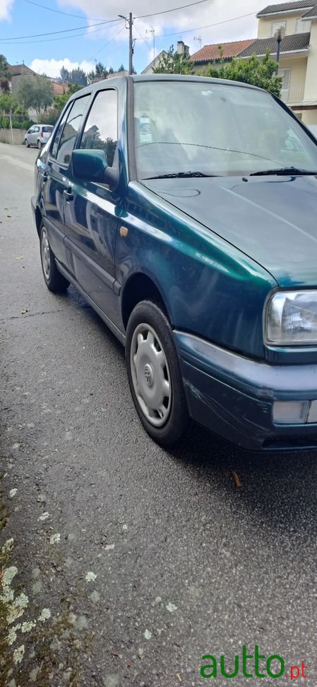 1997' Volkswagen Vento 1.9 Gt Tdi photo #3